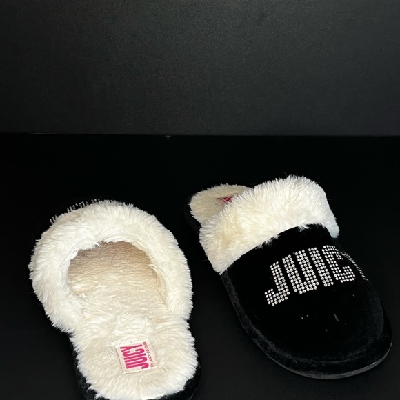 Juicy couture bedazzled house slippers - Picture 3 of 7